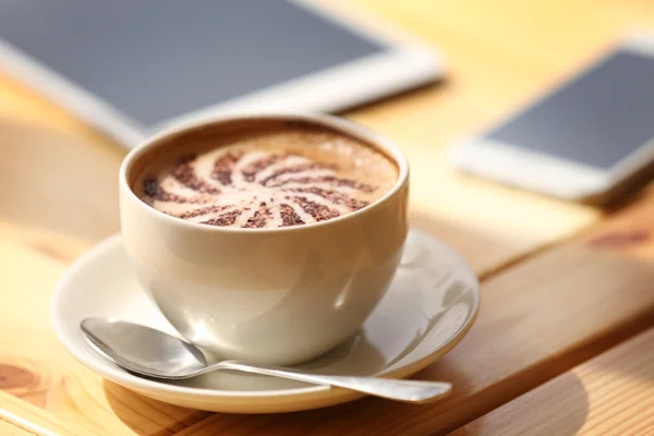Xícara de café com espuma — Fotografia de Stock