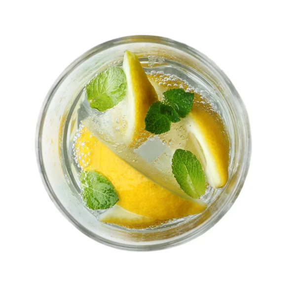 Färska cocktail med soda och citron — Stockfoto