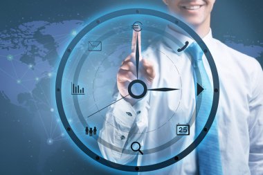 Erkek el çalışma ile sanal perde