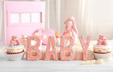 kelime bebek ve cupcake 