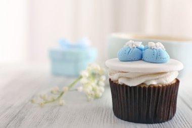 Dekoratif şenlikli cupcake             