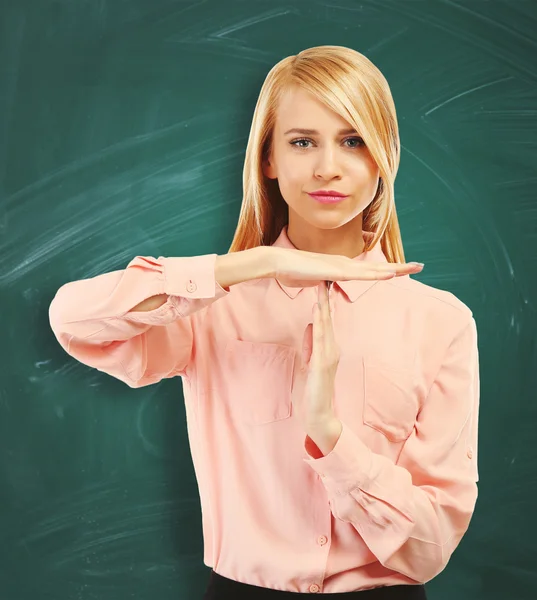 Businesswoman takes break — Stock Photo, Image