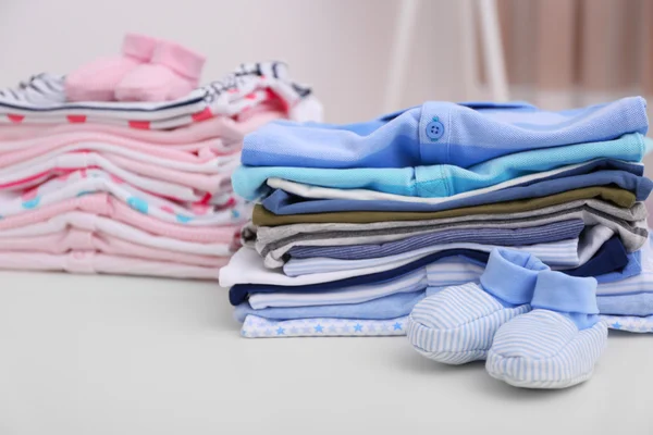 Babykleding voor pasgeborenen — Stockfoto