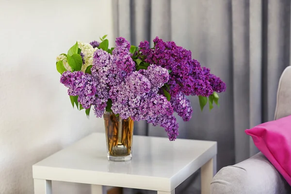 Bouquet of spring lilac flowers — Stock Photo, Image