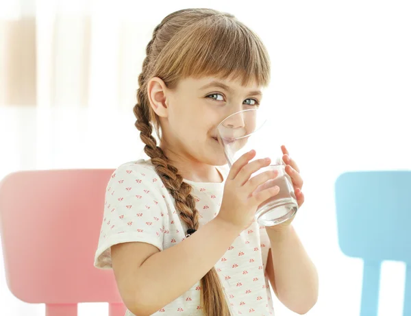 Menina bonito — Fotografia de Stock