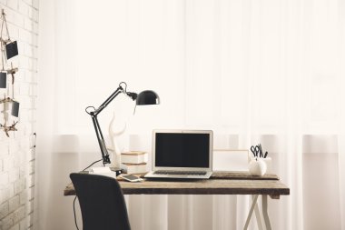 Bilgisayar ile modern çalışma alanı