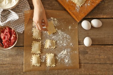 Mantı pişirme işlemi 