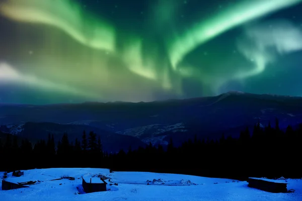 Paisaje con luces boreales — Foto de Stock