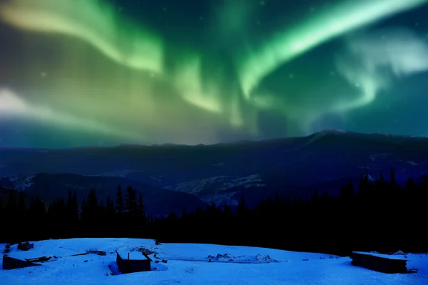 Paesaggio con luci del nord — Foto Stock