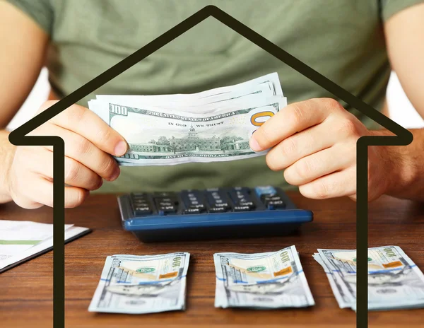 Man working on financial report — Stock Photo, Image