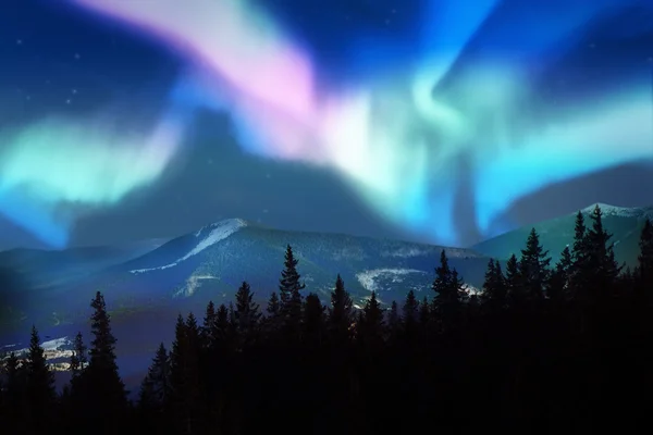 Kuzey ışıkları ile manzara — Stok fotoğraf