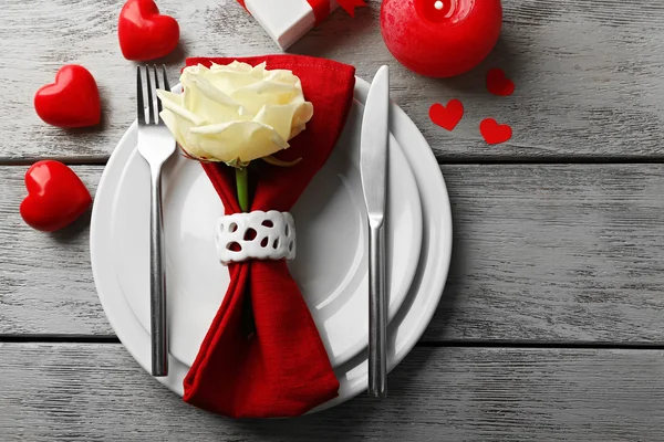 Cenário de mesa festiva para Dia dos Namorados — Fotografia de Stock