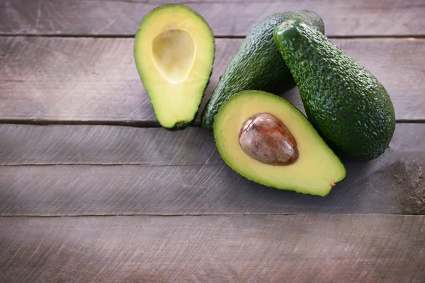 Fresh ripe avocados — Stock Photo, Image