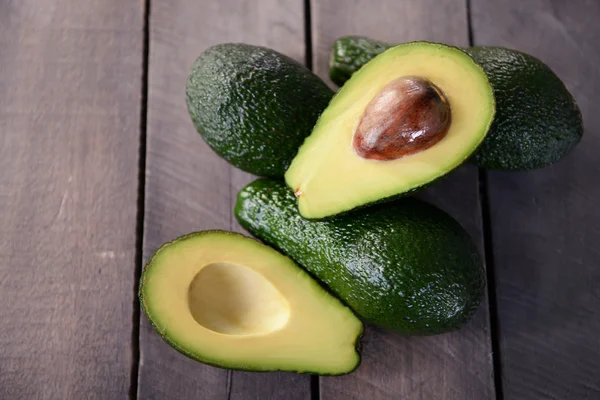 Fresh ripe avocados — Stock Photo, Image