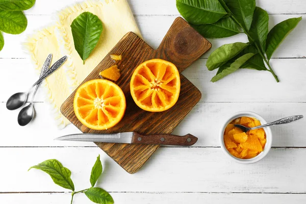 Reducido a la mitad naranja jugosa —  Fotos de Stock