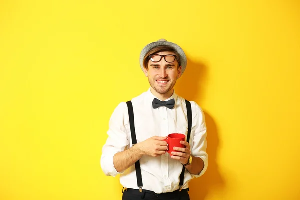 Uomo con tazza di caffè — Foto Stock