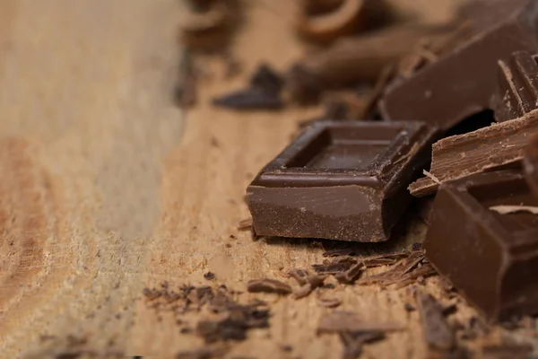 Chopped chocolate pieces — Stock Photo, Image