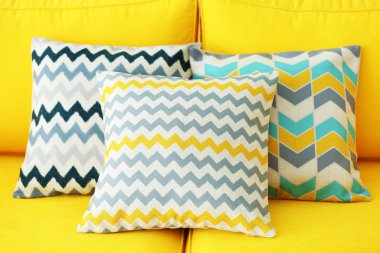 Şık yastık yığını