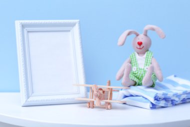 Bebek oyuncak ve çerçeve