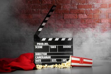 Clapper kurulu ve pop corn 