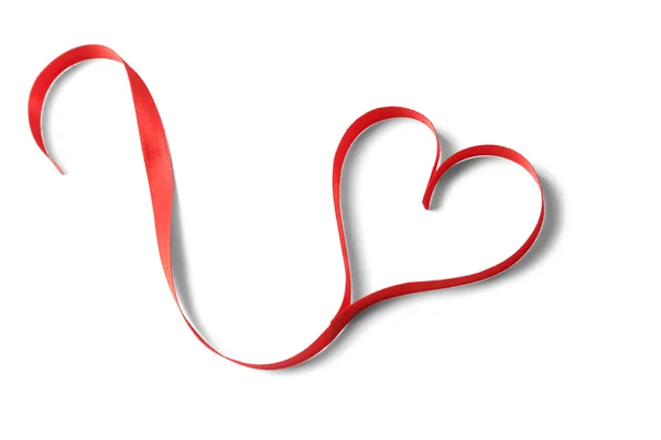 Czerwone serce w kształcie wstążki — Zdjęcie stockowe