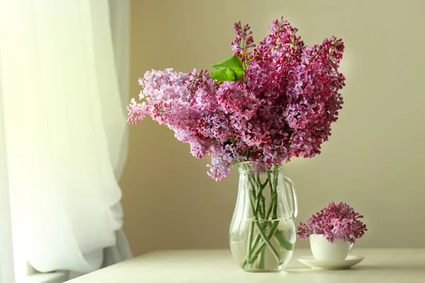 Lila lila blommor — Stockfoto