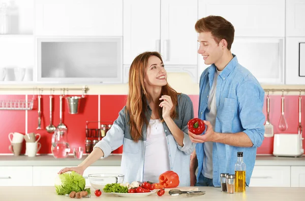 Couple cooking salad — Stock Photo, Image