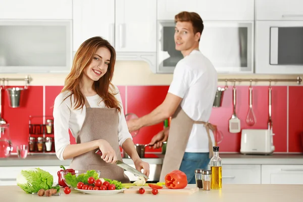 Kaç yemek önlük içinde