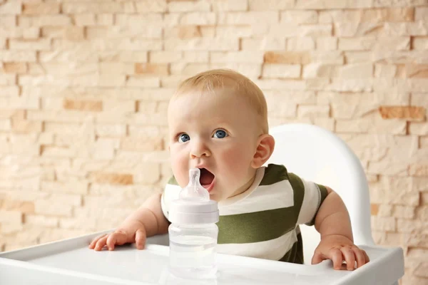 Baby drinking water — Stock Photo, Image