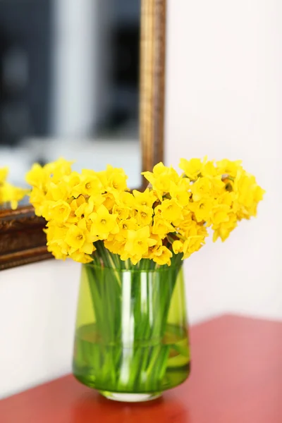 Hermoso ramo de narciso amarillo — Foto de Stock