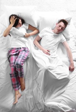 Uyuyan iki görünüm