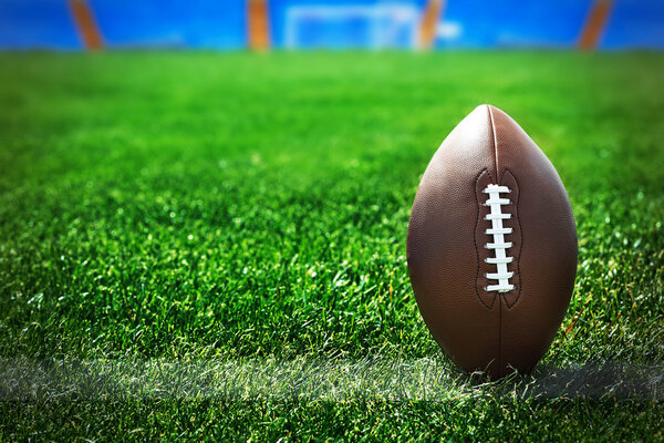 Американский футбол на поле
 