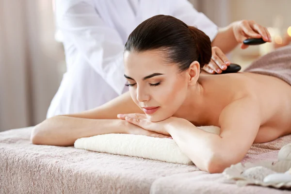 Vrouw met spa procedures — Stockfoto