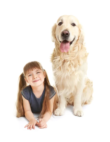 Klein meisje en grote vriendelijke hond — Stockfoto