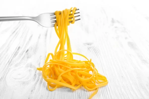 Vork met gekookte pasta — Stockfoto