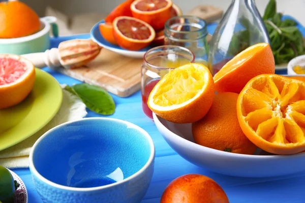 美味しい柑橘類を絞れない — ストック写真