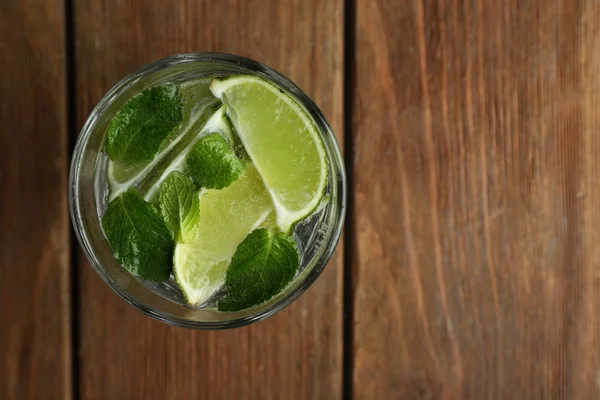 Cocktail fresco con soda — Foto Stock