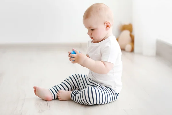 Baby boy playing — Stock Photo, Image