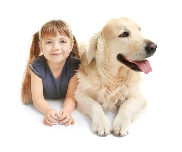 Klein meisje en grote vriendelijke hond — Stockfoto