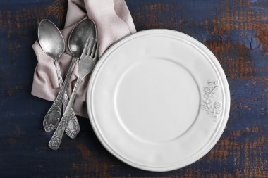 Yemek masada kümesi