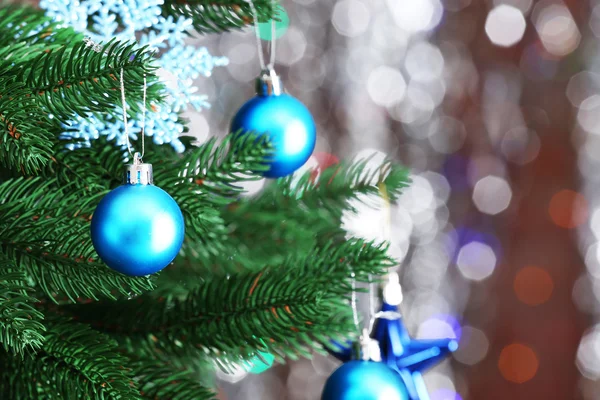 Weihnachtsbaum mit Dekor — Stockfoto