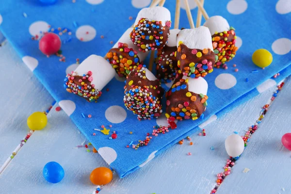 Marshmallows saborosos com chocolate — Fotografia de Stock