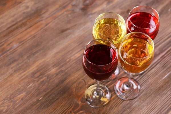 Glasses with wines of different colors — Stock Photo, Image