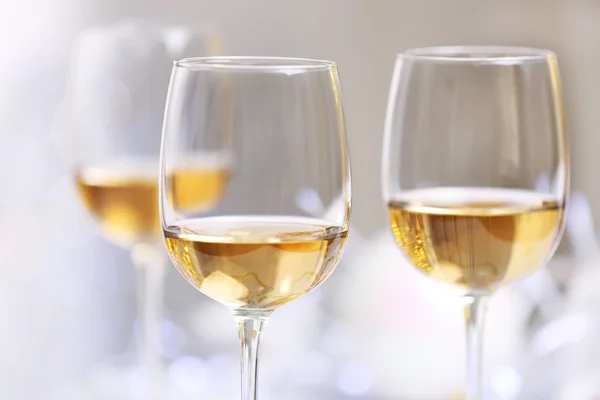 Wineglasses with white wine — Stock Photo, Image