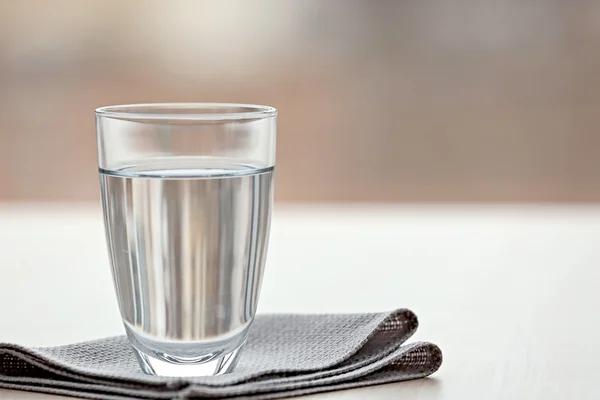 Glas van zuiver water — Stockfoto