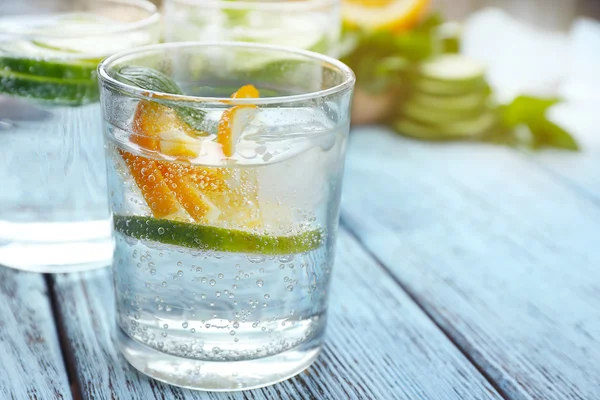 Acqua infusa di lime alla menta — Foto Stock