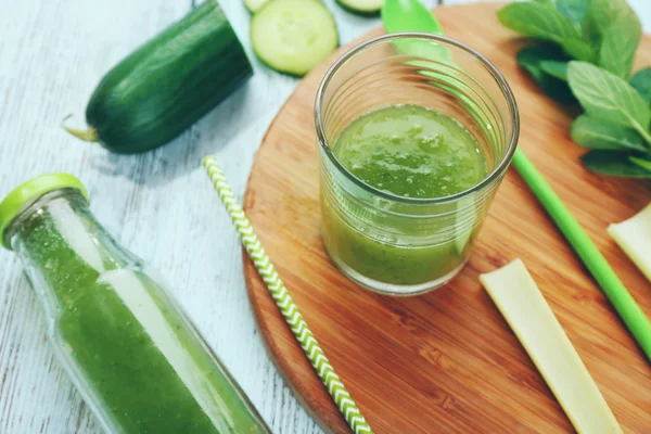 Frischer Gurken-Smoothie — Stockfoto