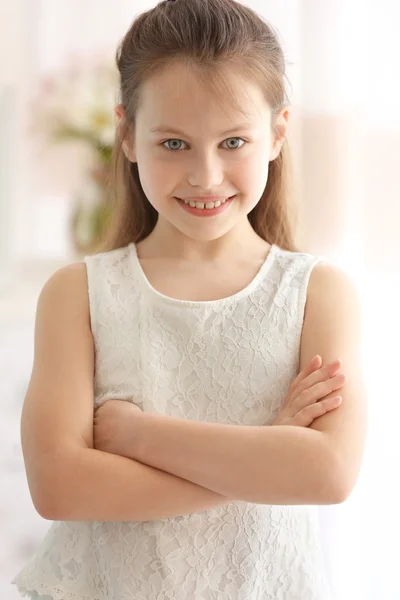 Menina pequena bonito — Fotografia de Stock