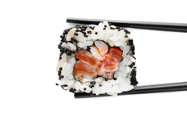 Rolo de sushi com pauzinhos — Fotografia de Stock