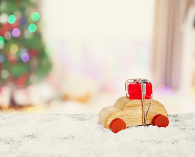 ahşap oyuncak araba
